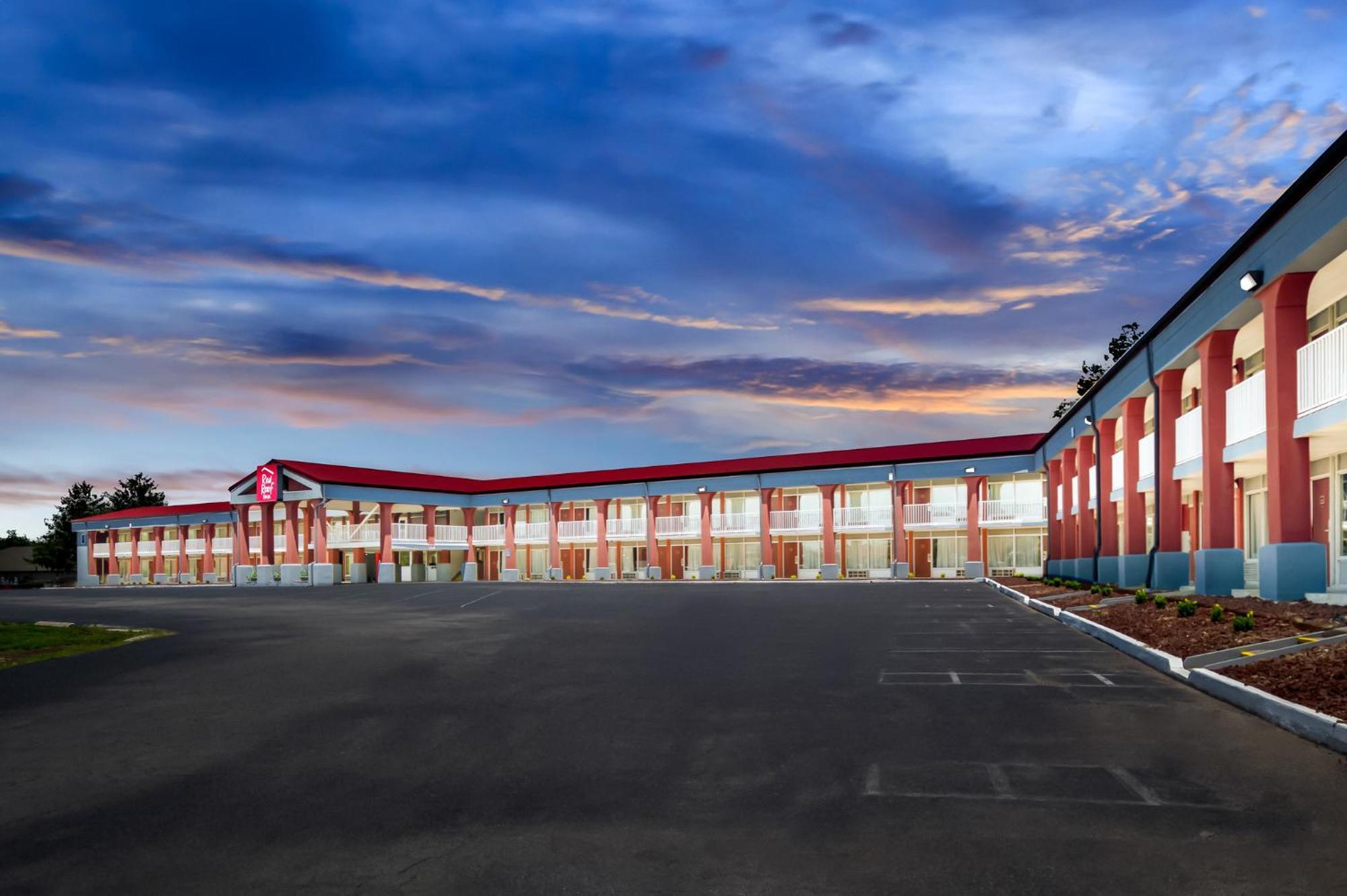 Red Roof Inn Берея Экстерьер фото